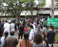 Mais de 17 mil candidatos fazem o vestibular da UEL a partir deste domingo