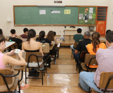 Mais de 17 mil candidatos fazem o vestibular da UEL a partir deste domingo
