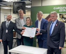 Peças do Arquivo Público do Estado: exposição homenageia os 80 anos do TRE-PR