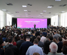 Estado lança programa Paraná Amigo da Pessoa Idosa e oficializa Bolsa Cuidador