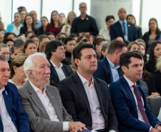 Estado lança programa Paraná Amigo da Pessoa Idosa e oficializa Bolsa Cuidador