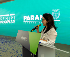 Estado lança programa Paraná Amigo da Pessoa Idosa e oficializa Bolsa Cuidador