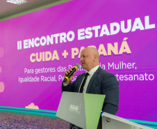 Estado lança programa Paraná Amigo da Pessoa Idosa e oficializa Bolsa Cuidador