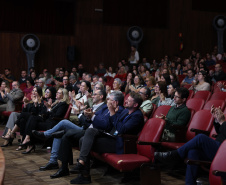Vencedores do 3º Concurso de Redação da CGE recebem prêmios