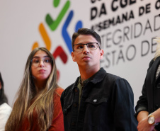 Vencedores do 3º Concurso de Redação da CGE recebem prêmios