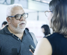 Mostra de Profissões da UEM tem exposições dos cursos e reúne centenas de estudantes