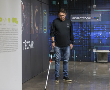 Incubada no Tecpar, empresa desenvolve bengala inteligente para deficientes visuais