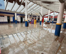 Acadêmicos da Unioeste se unem à reconstrução de Rio Bonito do Iguaçu e ajudam a limpar creche