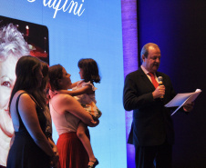 Estado premia iniciativas que promovem pesquisa, inovação e impacto social no Paraná