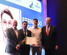 Estado premia iniciativas que promovem pesquisa, inovação e impacto social no Paraná