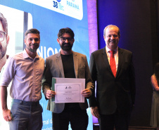 Estado premia iniciativas que promovem pesquisa, inovação e impacto social no Paraná