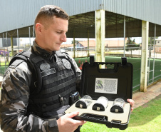 PMPR recebe kits científicos de pesquisadores para aumentar eficácia do treinamento de cães