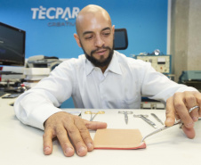 Incubada pelo Tecpar, startup produz pele artificial de animais para simular cirurgias veterinárias