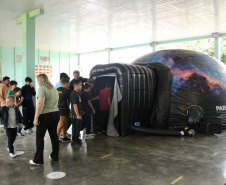 Planetário da Unicentro leva experiência imersiva em astronomia às escolas da região