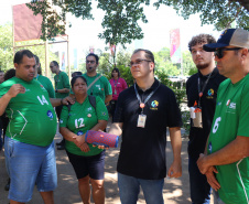 Cegos testam crachá desenvolvido na Unioeste que lê e descreve imagens com IA