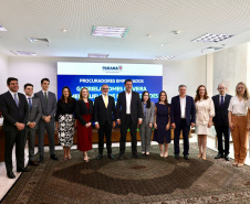 Governador Ratinho Junior empossa quatro novos procuradores do Estado