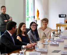 Governador Ratinho Junior empossa quatro novos procuradores do Estado