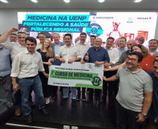 Ratinho Junior autoriza implementação do curso de Medicina na UENP para atender o Norte Pioneiro