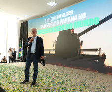 Ratinho Junior lança programas que levam energia mais potente e conectividade às propriedades rurais