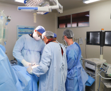 Hospital Universitário da UEL realiza pela primeira vez cirurgia de coluna com técnica Alif