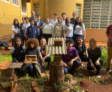 Projeto ambiental de Clube de Ciências de colégio cívico-militar ajuda rearborização de Rolândia