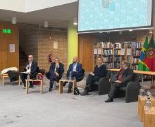 Universidades estaduais do Paraná firmam acordos de dupla diplomação em Portugal