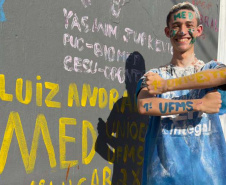 Aluno da rede pública vai do Ganhando o Mundo ao 1º lugar de medicina em federal
