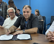 Estado anuncia projeto para digitalizar acervos do Arquivo Público do Paraná