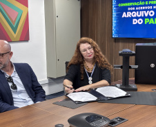 Estado anuncia projeto para digitalizar acervos do Arquivo Público do Paraná