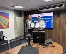 Estado anuncia projeto para digitalizar acervos do Arquivo Público do Paraná