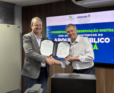 Estado anuncia projeto para digitalizar acervos do Arquivo Público do Paraná