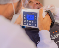 Condomínio do Idoso em Jaguariaíva recebe projeto de extensão odontológico da UEPG