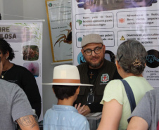 Fazendinha da ExpoLondrina apresenta projetos com leite e cuidados com animais