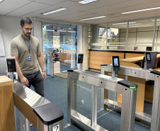 Governo do Paraná implanta reconhecimento facial para acesso a prédio público