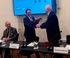 Na Espanha, Araucária lança programa de cooperação em CT&I Paraná-Catalunha