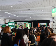 Paraná marca presença e apresenta exemplos em congresso nacional de nutrição