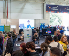 Estado participa da Universo UFPR, maior feira de educação superior do Paraná