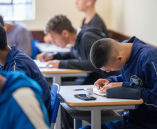 Prova Paraná Mais: 100 mil alunos da rede estadual de preparam para disputar vagas na UFPR