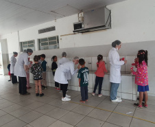 Universidades estaduais ofertam atendimento odontológico gratuito para crianças e bebês