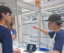 Protagonismo: alunos surdos de Londrina transformam óleo usado em pesquisa científica