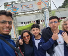 Protagonismo: alunos surdos de Londrina transformam óleo usado em pesquisa científica