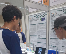 Protagonismo: alunos surdos de Londrina transformam óleo usado em pesquisa científica
