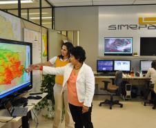 Simepar recebe visita de meteorologistas da América Central