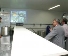 Ministro visita Tecnológica de Leites e Queijos dos Campos Gerais