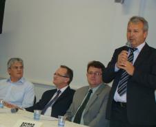 Secretário assina termo criando curso de Medicina em Foz