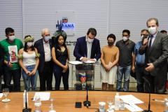 Estado reajusta em 25% valor das bolsas para pesquisadores, professores, estudantes e indígenas