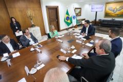Tecpar assina acordo com empresa para ampliar produção da vacina antirrábica veterinária