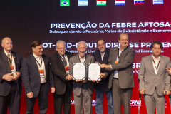 Paraná terá banco de antígenos e vacinas contra febre aftosa para atender todo o País