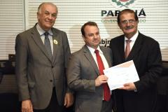 O secretário de estado da Ciência, Tecnologia e Ensino Superior, João Carlos Gomes, acompanhado do, reitor da Universidade Estadual de Ponta Grossa, Carlos Luciano Vargas, reitor da PUC/Pr