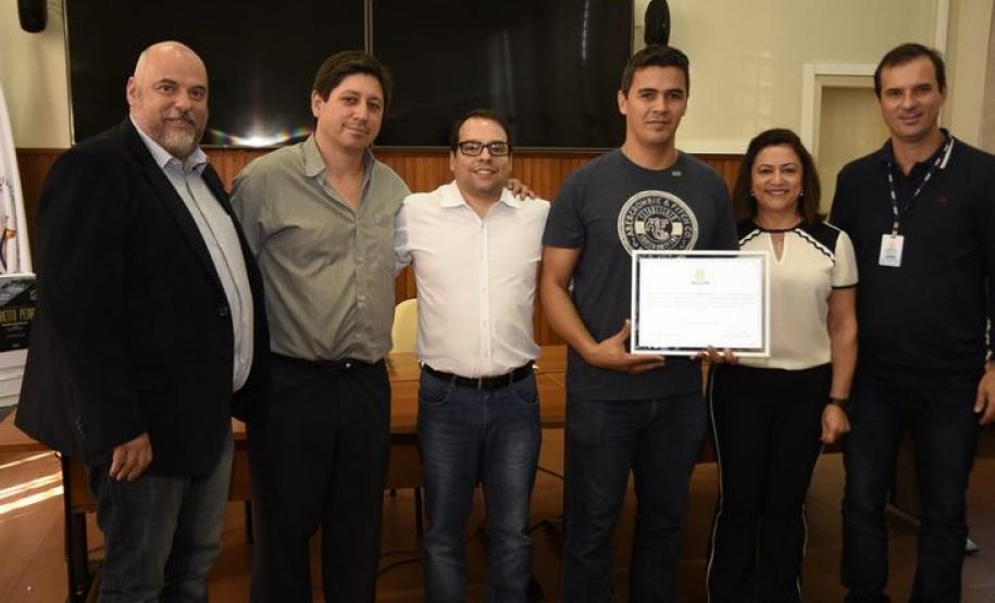 UENP recebe mais de 5 mil livros através de emenda parlamentar